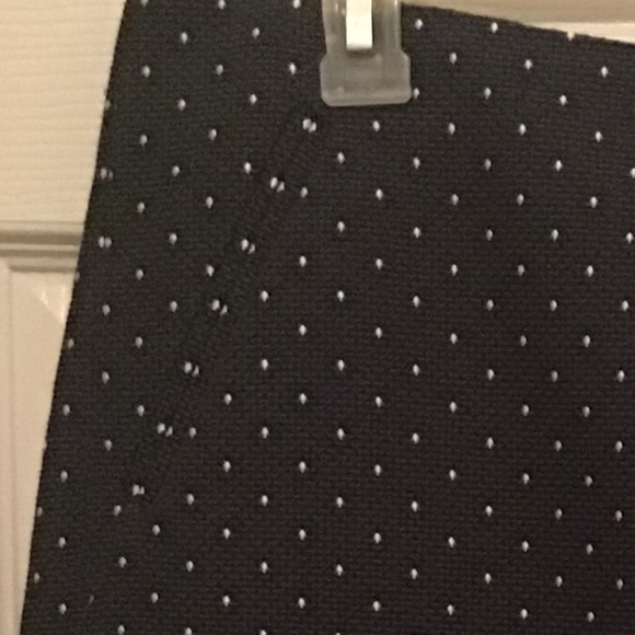 NWOT - Loft textured mini skirt - Picture 4 of 8